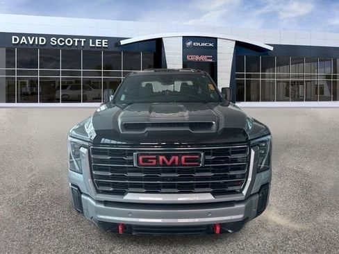 Used 2025 GMC Sierra 2500 AT4 w/ AT4 Premium Plus Package AWD/4WD image 3