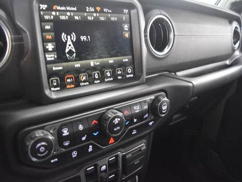 Certified 2020 Jeep Gladiator Overland image 13