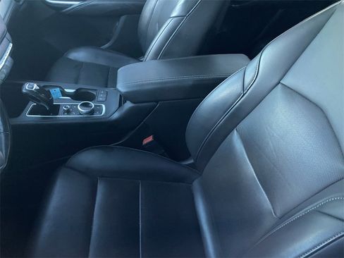 Used 2019 Cadillac XT4 Premium Luxury w/ Technology Package image 6