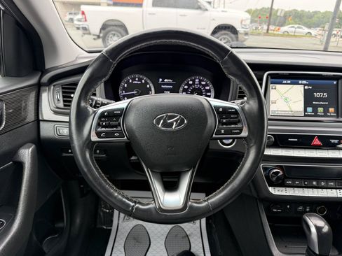Used 2018 Hyundai Sonata Limited w/ Limited Ultimate Package 03 FWD image 13