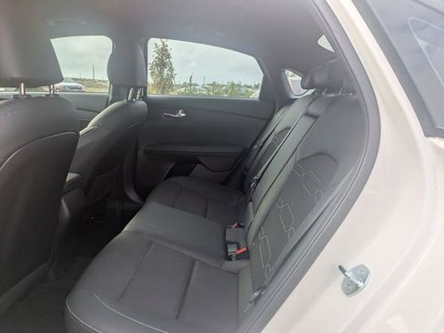 Used 2023 Kia Forte GT-Line w/ GT-Line Technology Package image 12