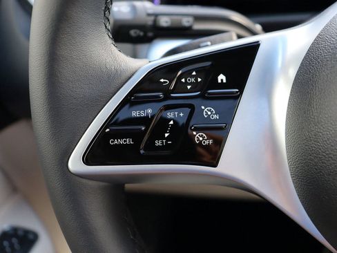 New 2025 Mercedes-Benz GLB 250 image 15