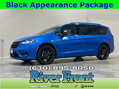 New 2026 Chrysler Pacifica Limited w/ S Appearance Package