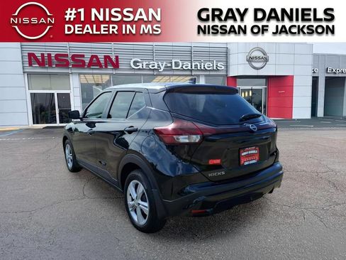 Certified 2025 Nissan Kicks Play S FWD image 6