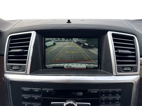 Used 2015 Mercedes-Benz GL 450 4MATIC image 28