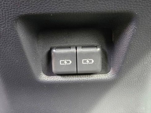 Certified 2025 Toyota RAV4 XLE FWD image 16