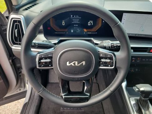 Used 2024 Kia Sorento S FWD image 23