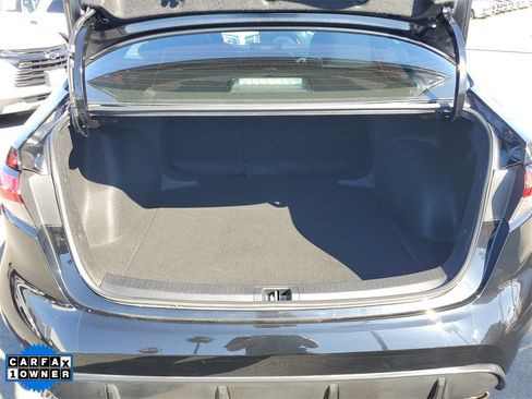 Used 2023 Toyota Corolla SE image 9