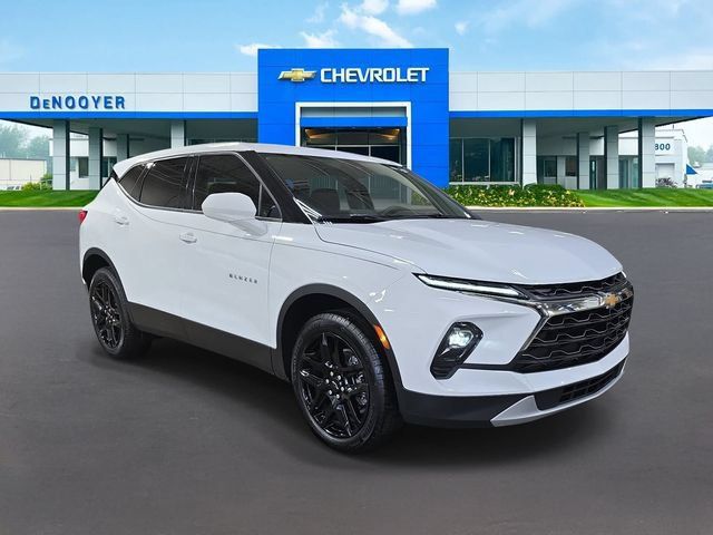 New 2025 Chevrolet Blazer LT FWD image 4