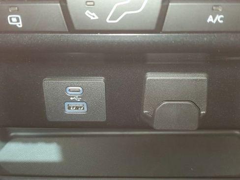 Used 2024 Ford F150 XL image 37