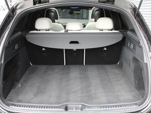 Used 2024 Mercedes-Benz GLC 300 4MATIC image 25