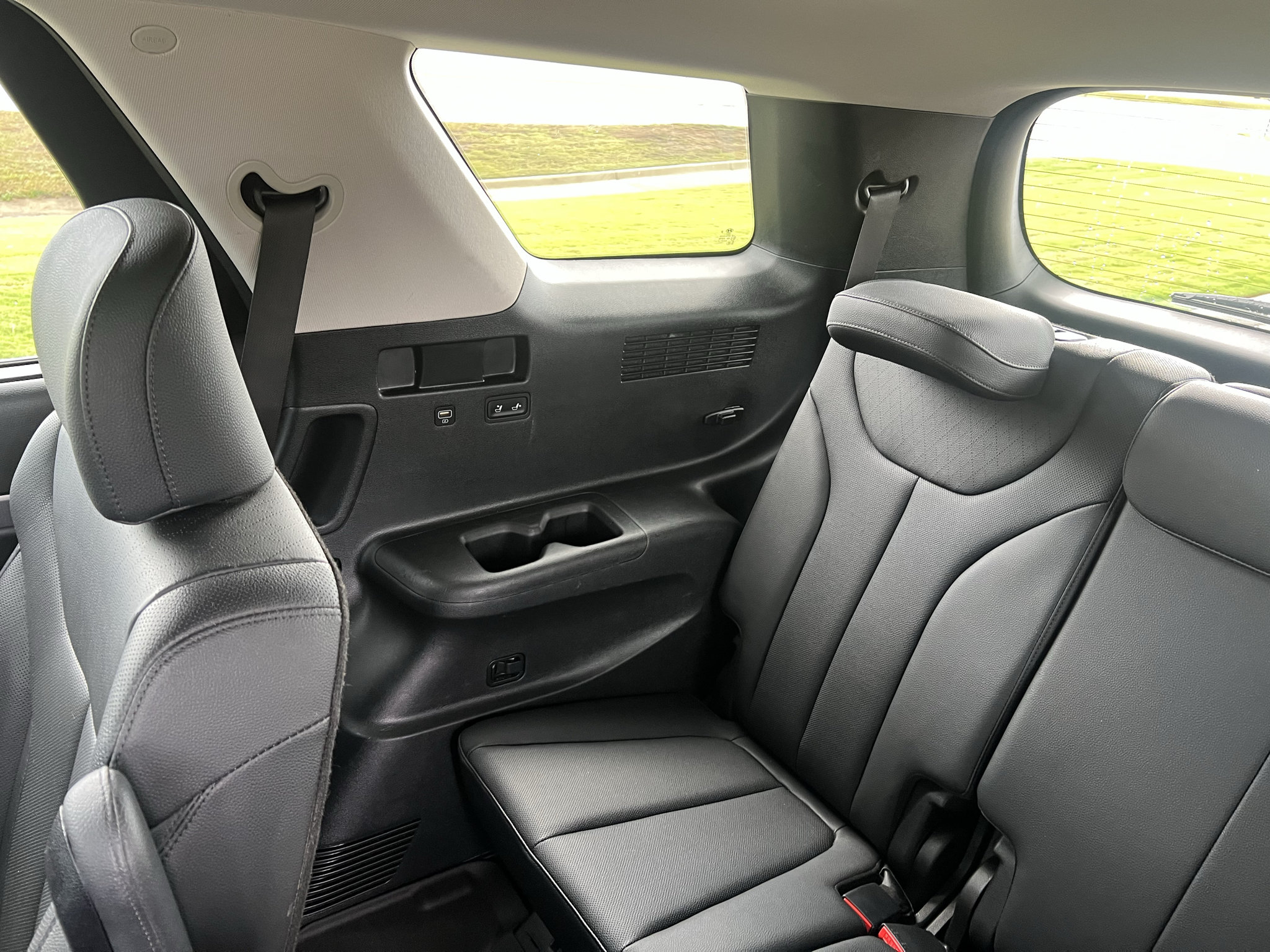 Used 2022 Hyundai Palisade SEL w/ Premium Package FWD image 16