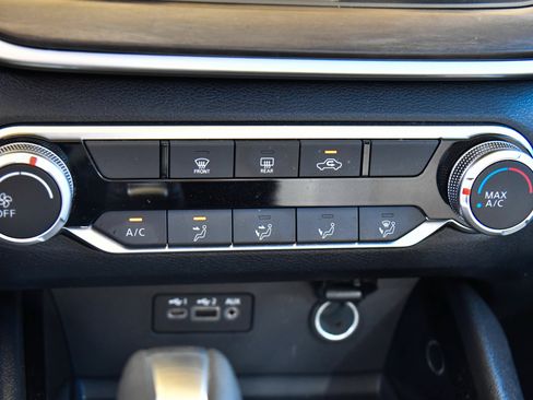 Used 2024 Nissan Altima 2.5 SV FWD image 21