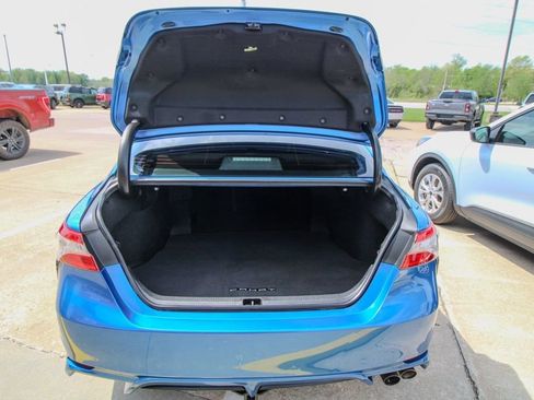 Used 2018 Toyota Camry SE w/ Moonroof Package image 5