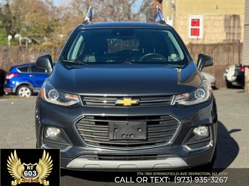 Used 2018 Chevrolet Trax Premier image 2