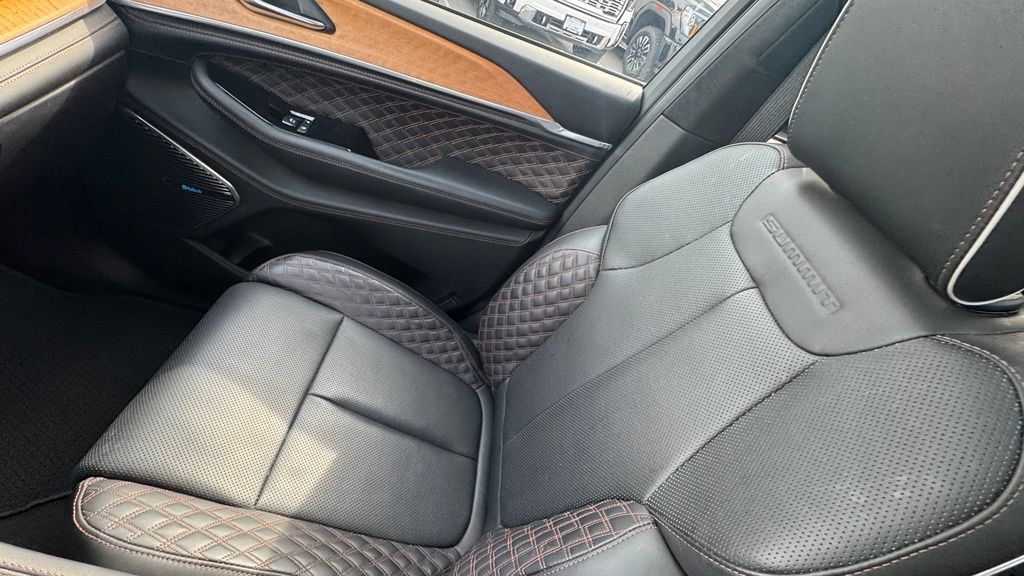 Used 2023 Jeep Grand Cherokee L Summit AWD/4WD image 16