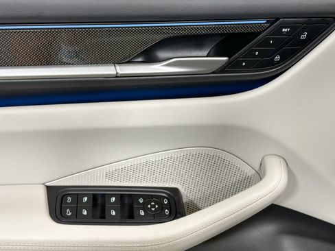 Certified 2025 Porsche Macan Turbo Electric AWD/4WD image 24