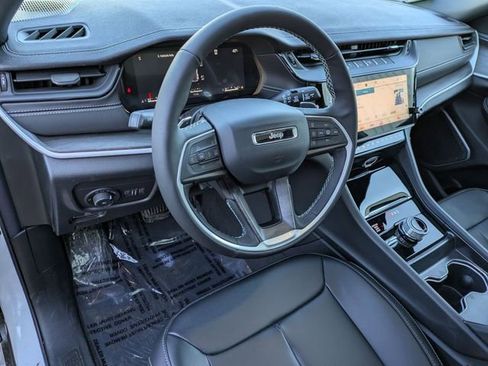 New 2026 Jeep Grand Cherokee Limited w/ Limited Altitude Package AWD/4WD image 9