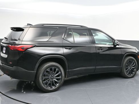 Used 2023 Chevrolet Traverse RS image 7