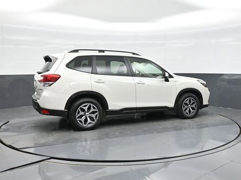 Used 2019 Subaru Forester Premium w/ Popular Package #1 AWD/4WD image 9