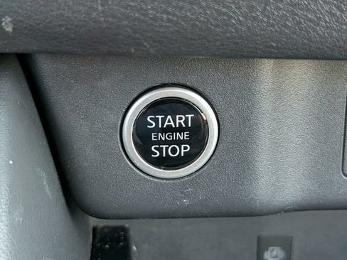 Used 2023 Nissan Rogue Platinum w/ Platinum Premium Package FWD image 29