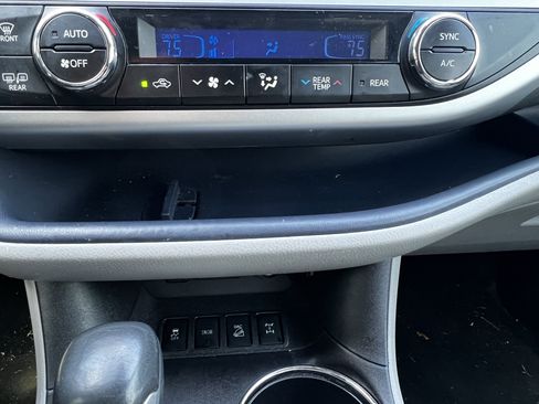 Used 2019 Toyota Highlander Limited Platinum image 27