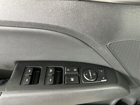 Used 2020 Hyundai Elantra Limited w/ Ultimate Package 03 image 26