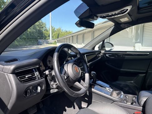 Used 2023 Porsche Macan Turbo AWD/4WD image 11