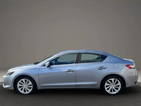 Used 2016 Acura ILX Sedan 4D image 4