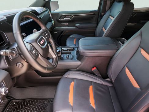 Used 2025 GMC Sierra 1500 AT4 w/ AT4 Premium Package AWD/4WD image 12
