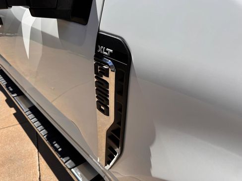 Used 2023 Ford F250 XLT image 30