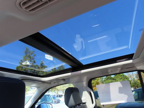 New 2025 Ford Expedition Platinum w/ Driver's Package image 19