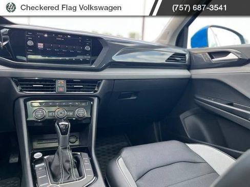 Used 2023 Volkswagen Taos SEL AWD/4WD image 32