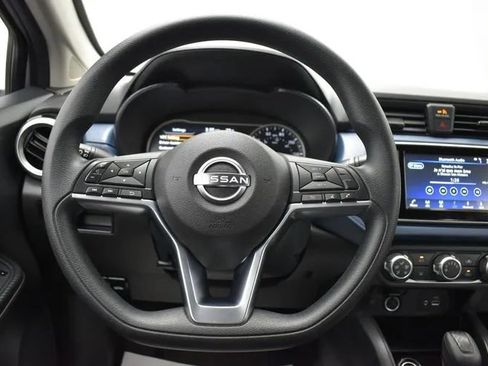 Used 2025 Nissan Versa SV FWD image 19