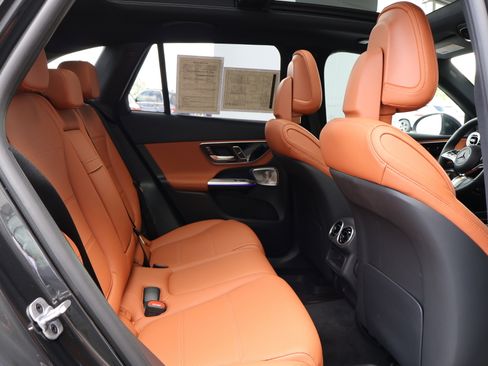 Certified 2025 Mercedes-Benz GLC 300 image 25