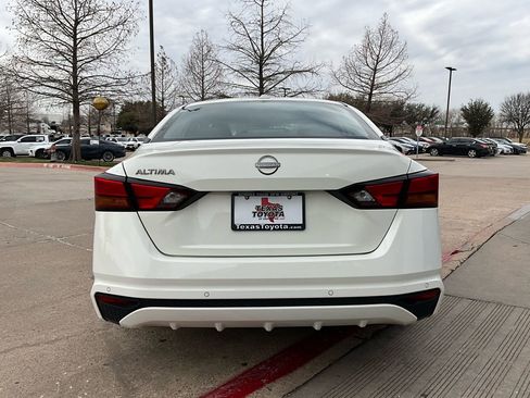 Used 2025 Nissan Altima 2.5 SV image 7