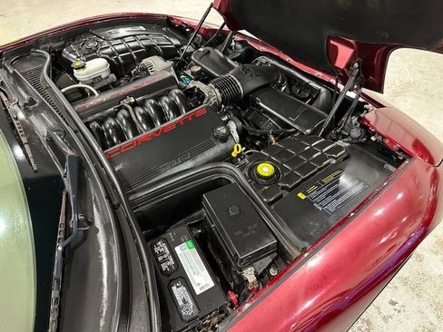 Used 2003 Chevrolet Corvette Coupe w/ Preferred Equipment Group RWD image 32