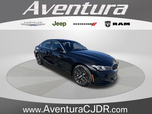 Used 2025 BMW 330i Sedan image 1