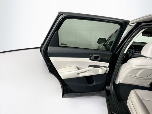 Used 2024 Kia Sorento S w/ Panoramic Sunroof Package FWD image 27