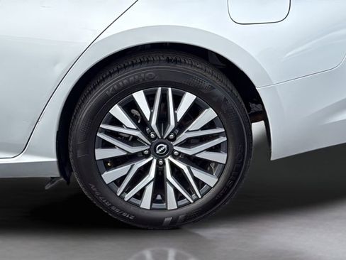 Used 2024 Nissan Altima 2.5 SV image 22