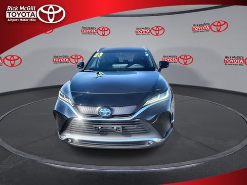 Used 2023 Toyota Venza XLE AWD/4WD image 3