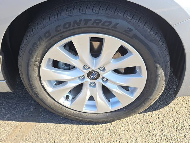 Used 2017 Subaru Legacy 2.5i Premium AWD/4WD image 9
