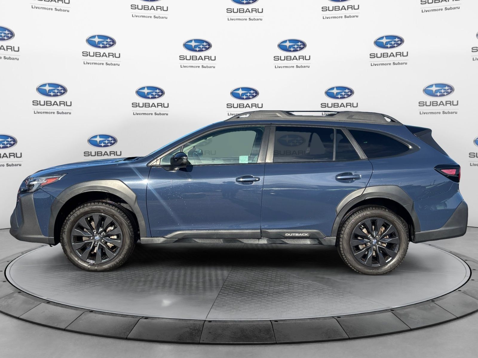 Used 2023 Subaru Outback Onyx Edition AWD/4WD image 3