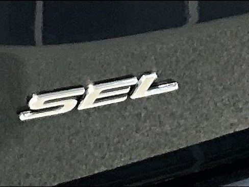 Used 2024 Ford Edge SEL w/ Convenience Package image 39