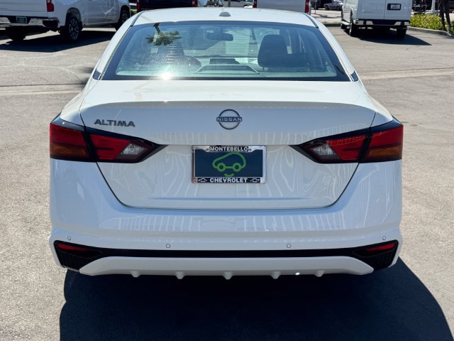 Used 2025 Nissan Altima 2.5 SV FWD image 3