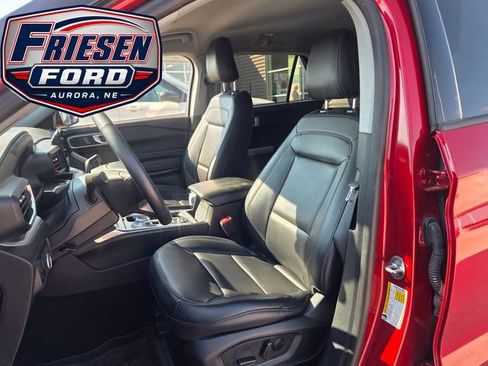 Used 2024 Ford Explorer XLT w/ Equipment Group 202A AWD/4WD image 12