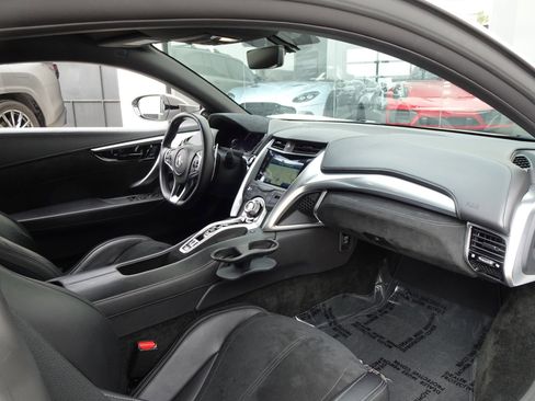 Used 2017 Acura NSX image 14