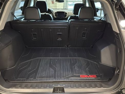 Used 2022 GMC Terrain SLT w/ Tech Package image 17