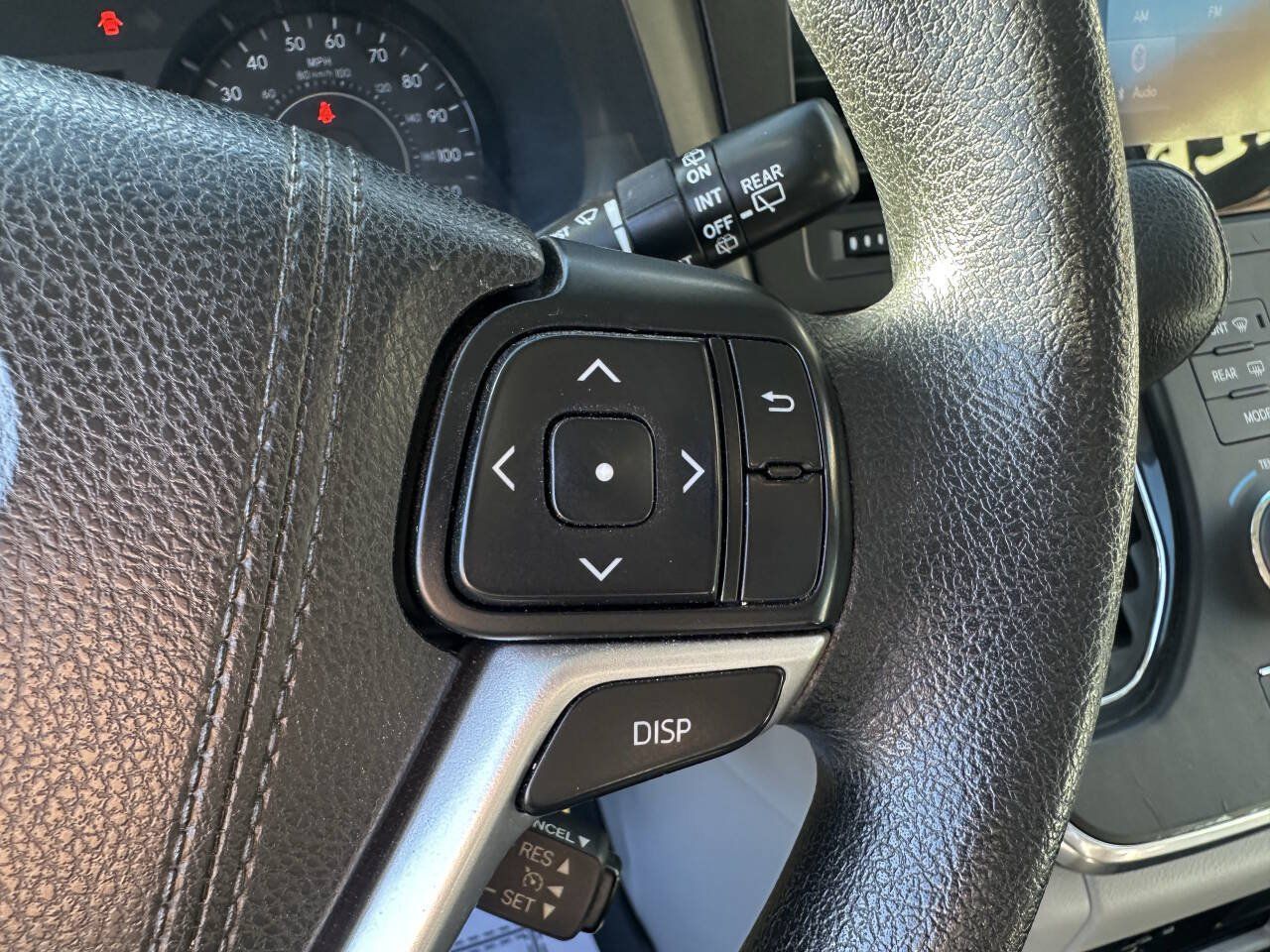 Used 2017 Toyota Sienna LE AWD/4WD image 9