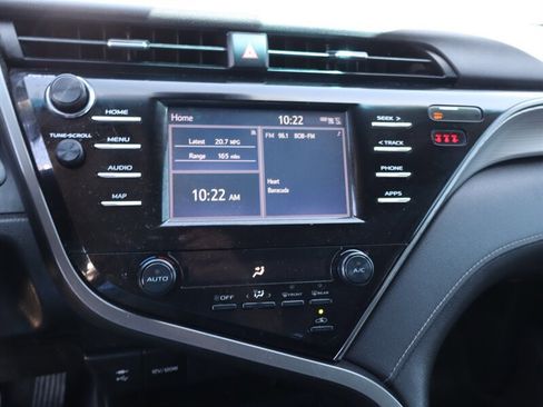 Used 2019 Toyota Camry SE FWD image 16